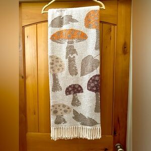 Acrylic/cotton mushroom theme throw blanket